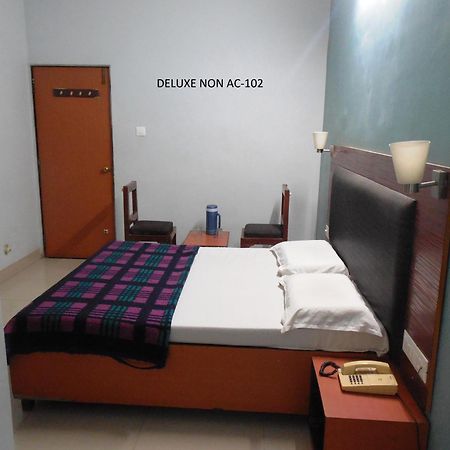 Hotel Silver Springs Ahmedabad Cameră foto