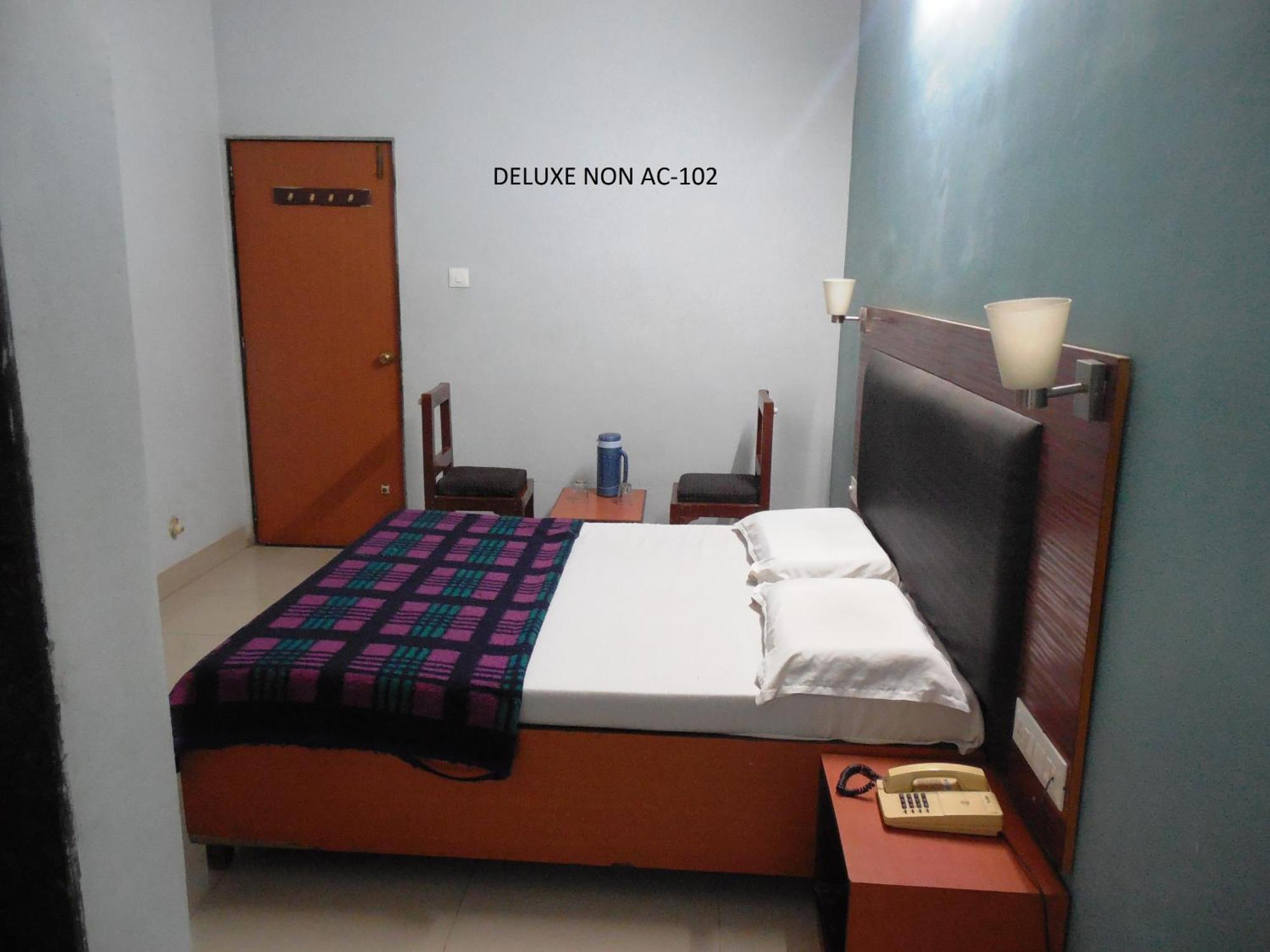Hotel Silver Springs Ahmedabad Cameră foto