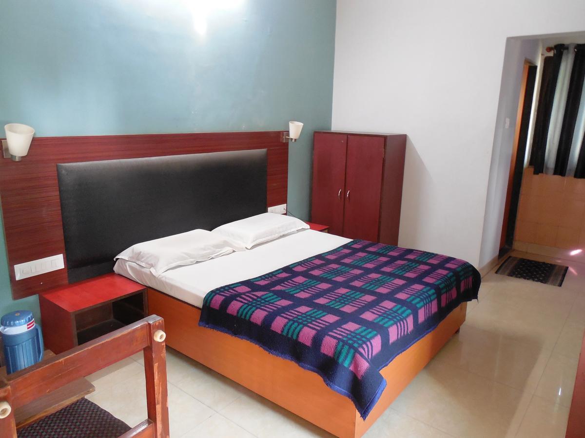 Hotel Silver Springs Ahmedabad Exterior foto