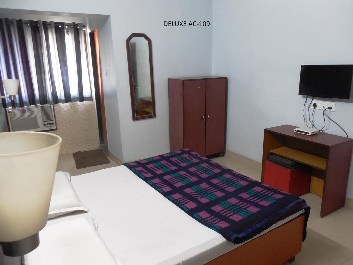 Hotel Silver Springs Ahmedabad Exterior foto